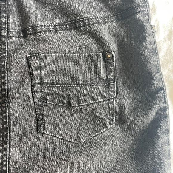 Vintage denim skirt - Picture 3 of 7